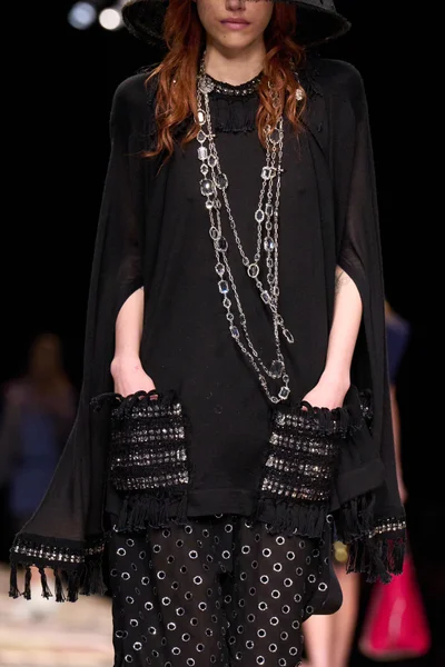 Look 77